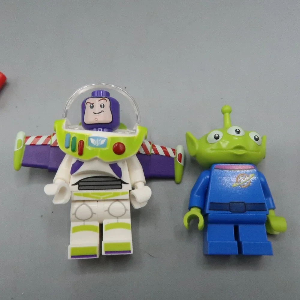 Lego Toy Story Buzz Lightyear & Alien Minifigure Lot with Balloon Flags